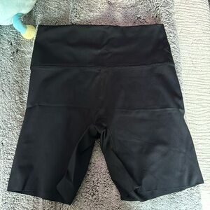 Offline by aerie black biker shorts size large 7” inseam